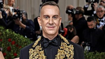Directorul de creație al Moschino, Jeremy Scott, părăsește casa de modă de lux italiană