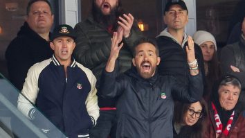 VIDEO. Ryan Reynolds și Rob McElhenney, în lacrimi după ce Wrexham și-a garantat victoria în Football League