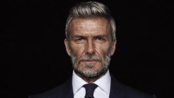 FOTO-VIDEO. David Beckham la bâtrânețe. Fostul fotbalist apare cu păr cărunt și riduri într-o campanie
