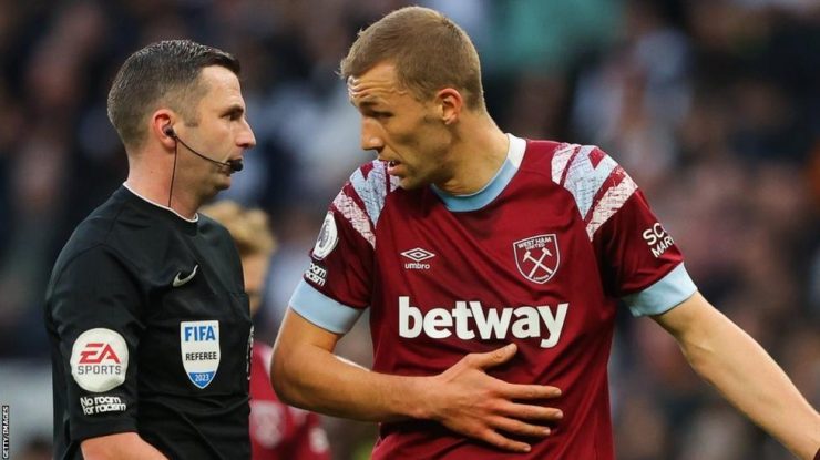 Cluburile din Premier League vor interzice sponsorizarea jocurilor de noroc pe tricourile jucătorilor