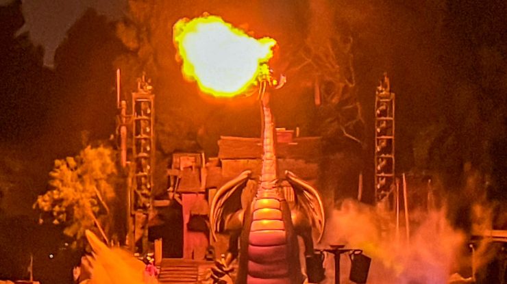 VIDEO. Incendiu la Disneyland. Un dragon animatronic a luat foc în timpul unui spectacol