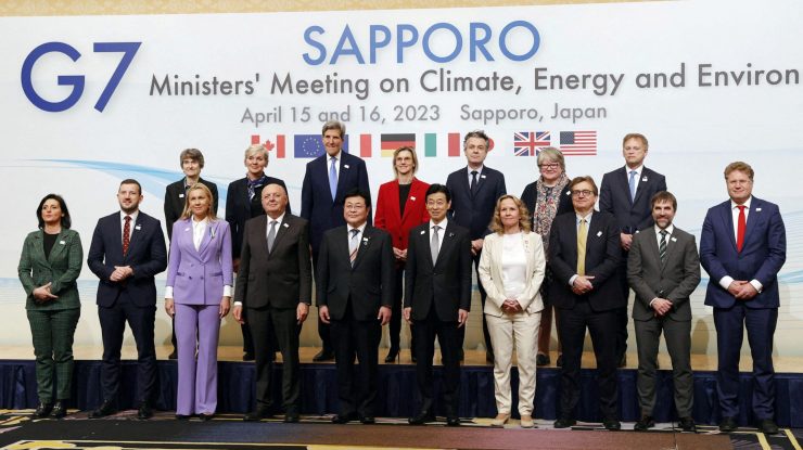 Miniștrii G7 stabilesc noi obiective majore pentru instalațiile solare și eoliene