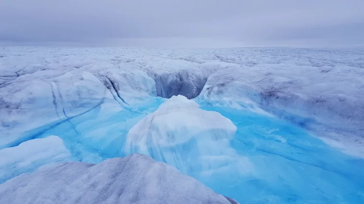 FOTO. Straturile de gheață din Groenlanda și Antarctica se topesc „înspăimântător de rapid”. Care sunt consecințele fenomenului