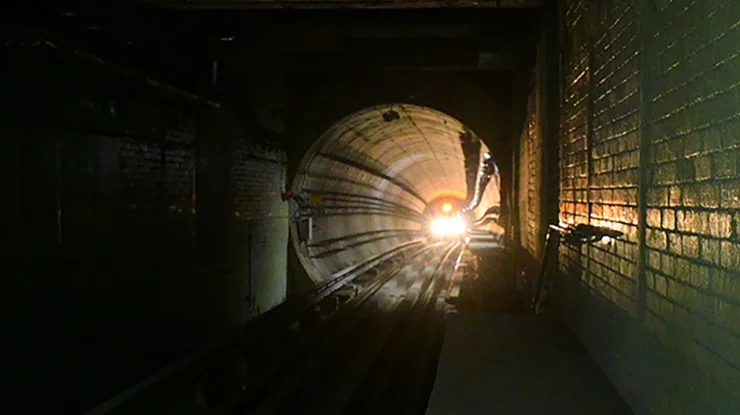 Moment istoric: Cel mai nou metrou subacvatic din India, construit la 32 de metri sub apă, își încheie prima cursă