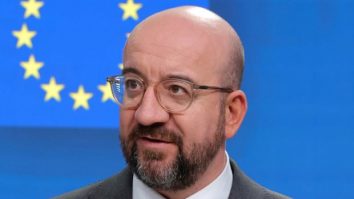 Avionul privat al șefului Consiliului European, în centrul atenției. Cât costă zborurile