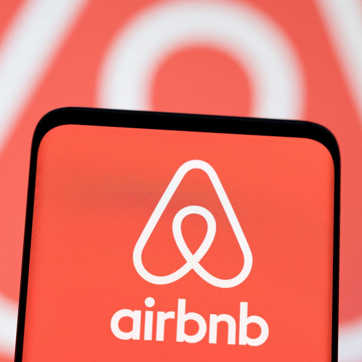 În Marea Britanie, gazdele Airbnb vor avea nevoie de autorizație de construcție pentru a închiria casele turiștilor