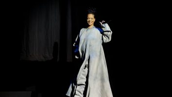 FOTO. Rihanna a avut apariție surpriză în Las Vegas. Ce anunț a făcut artista