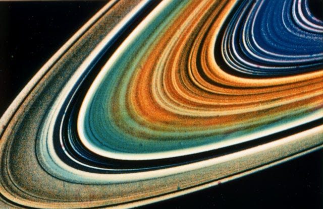 FOTO. Sondele Voyager ale NASA călătoresc prin spațiu de 45 de ani. Imagini incredibile din misiunea lor