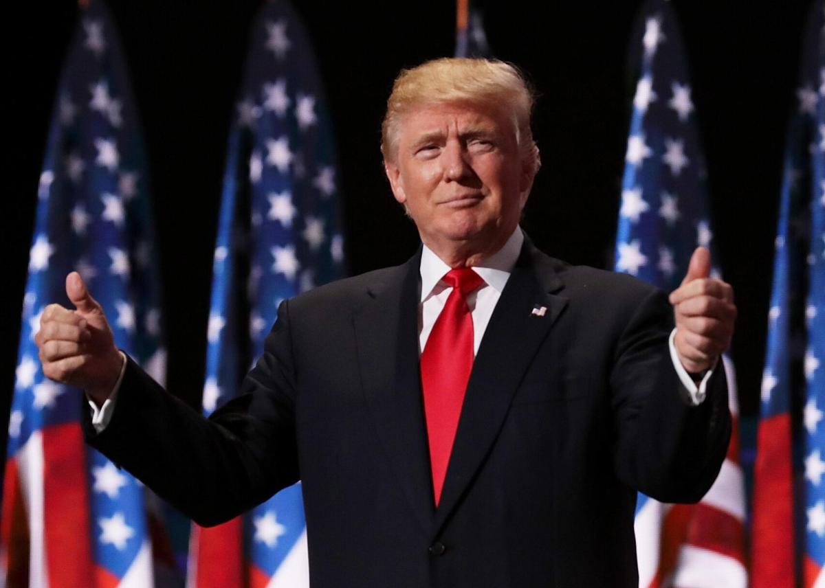 23 de meme-uri și glume despre arestarea lui Donald Trump. Ce a distribuit fiul fostului președinte