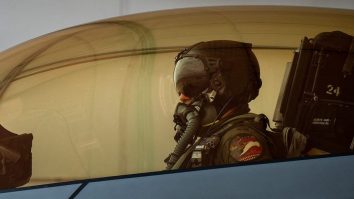 FOTO. Piloții de avioane F-22 testează o casca de ultimă generație a US Air Force