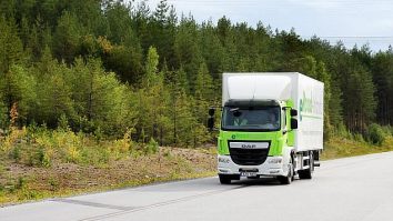 Suedia construiește prima autostradă electrificată din lume: Mașinile electrice se încarcă în timpul mersului