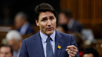 Canada va impune de marți taxe vamale de 25% pe importurile din SUA. Președintele Mexicului respinge acuzațiile Casei Albe