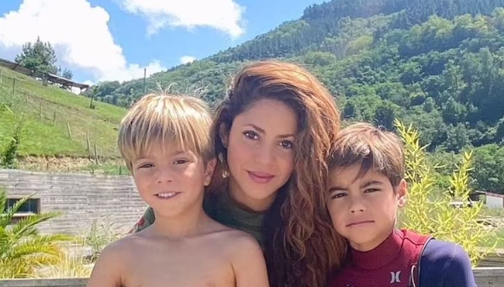 Shakira a plecat în vacanță cu fiii săi înainte de a se muta definitiv la Miami. Ce mesaj a postat artista