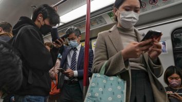 Măștile de protecție ar putea reveni în Marea Britanie. Ce spun medicii