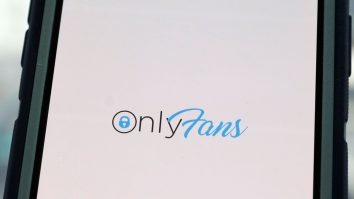 RAPORT. Site-uri precum OnlyFans, Pinterest și Twitch ar putea fi urmărite de Serviciile Secrete din SUA