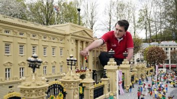 VIDEO. Încoronarea regelui Charles al III-lea în piese de Lego. S-au folosit peste 25.000 cuburi doar pentru scena concertului