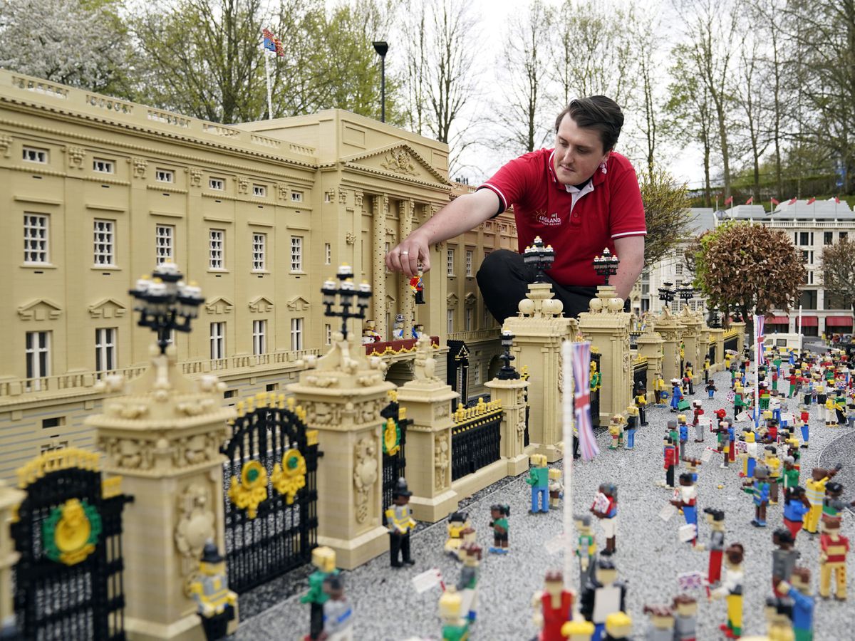 VIDEO. Încoronarea regelui Charles al III-lea în piese de Lego. S-au folosit peste 25.000 cuburi doar pentru scena concertului