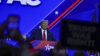 <strong>Donald Trump, despre împușcăturile în masă: „Acestea nu au legătură cu deținerea armelor de către cetățenii americani”</strong>