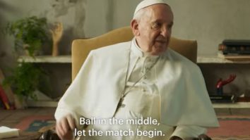 VIDEO. Papa Francisc, despre avort, homosexualitate, feminism, într-un documentar Disney+: „Este normal să folosești Tinder”