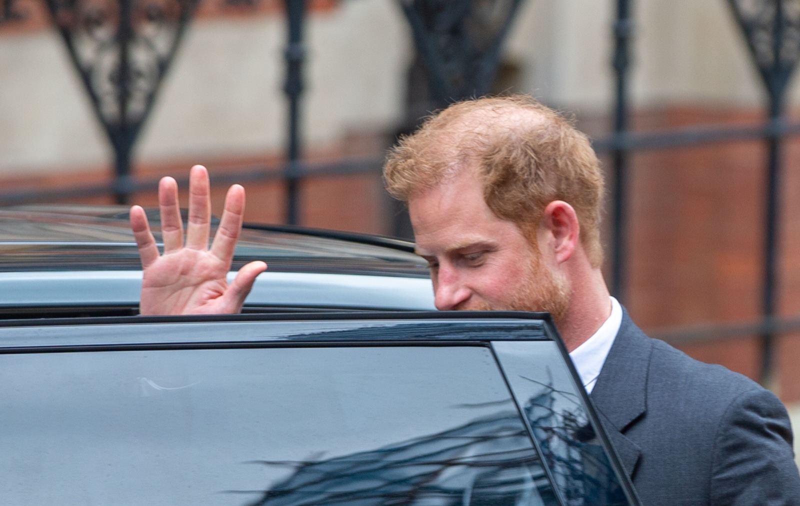 Prințul Harry va merge singur la încoronarea Regelui Charles al III-lea. Ce se întâmplă cu Meghan Markle