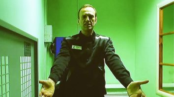 Un purtător de cuvânt spune că Alexei Navalnîi are o boală misterioasă, care ar putea fi provocată de otravă cu acțiune lentă