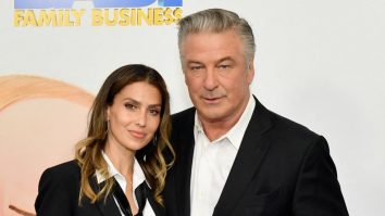 FOTO. Alec Baldwin îi mulțumește soției sale și avocatului său după ce procesul Rust a fost respins. Ce imagine a postat actorul