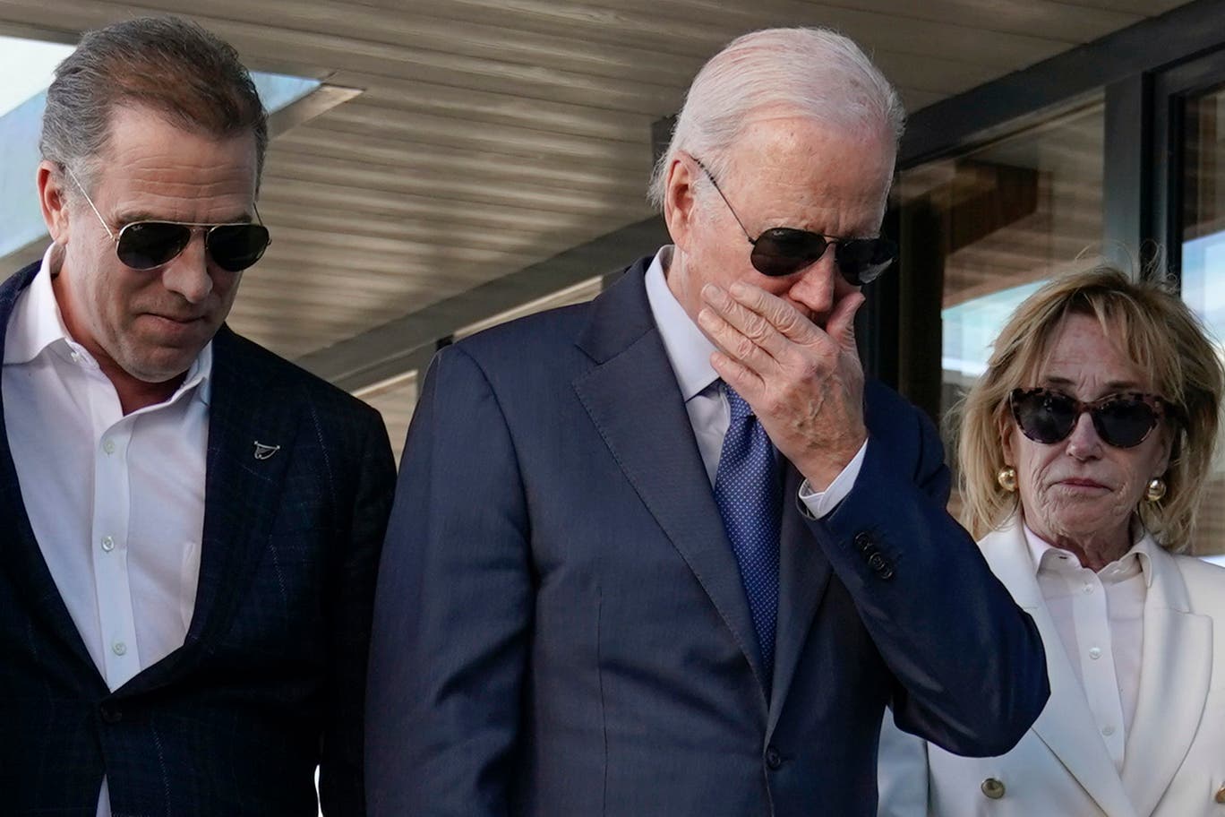 Joe Biden a izbucnit în lacrimi la întâlnirea cu preotul care a făcut ultima împărtășanie pentru fiul său, Beau, ucis de cancer