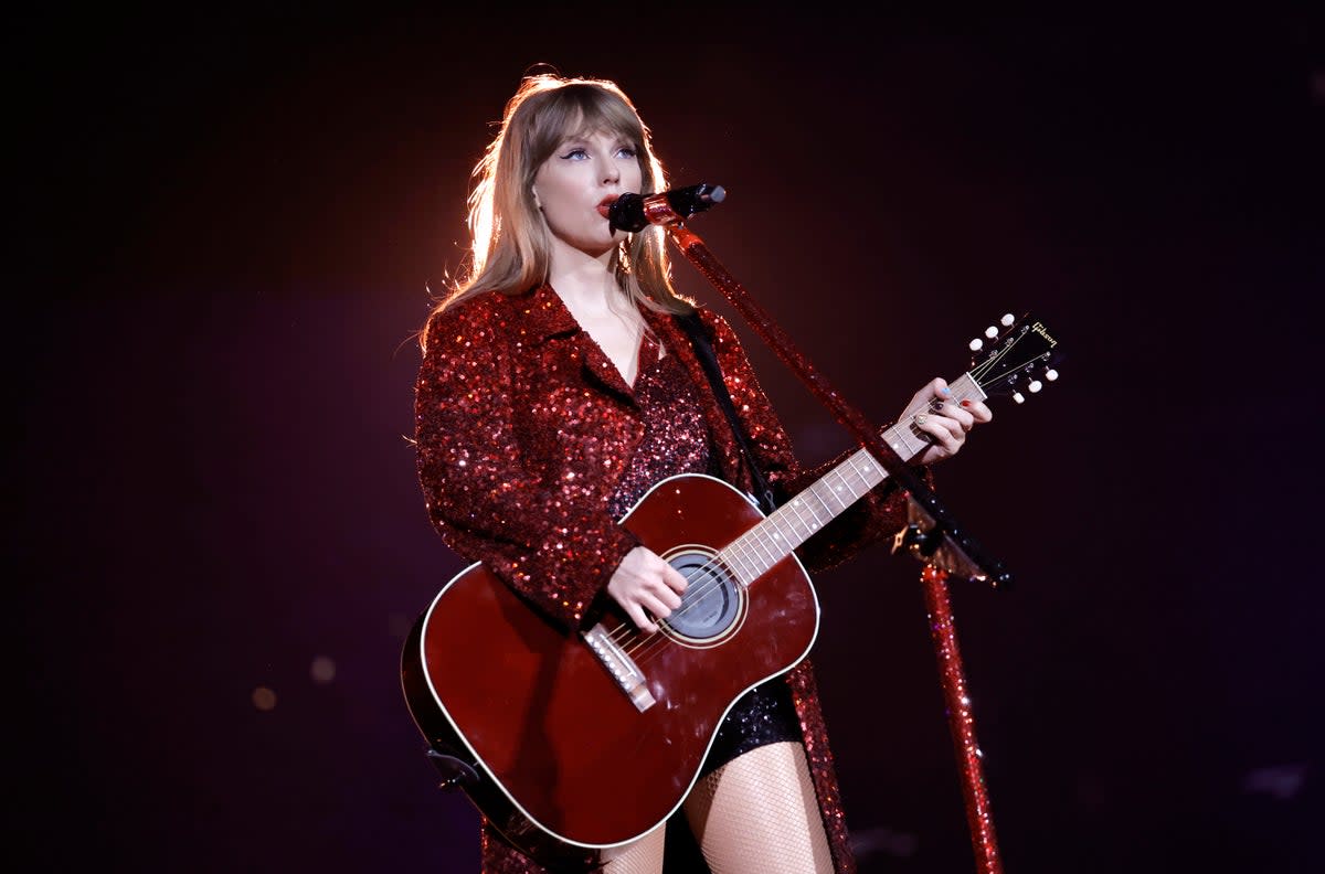 Taylor Swift modifică lista pieselor din turneul Eras, după despărțirea de Joe Alwyn. Ce melodie a adăugat