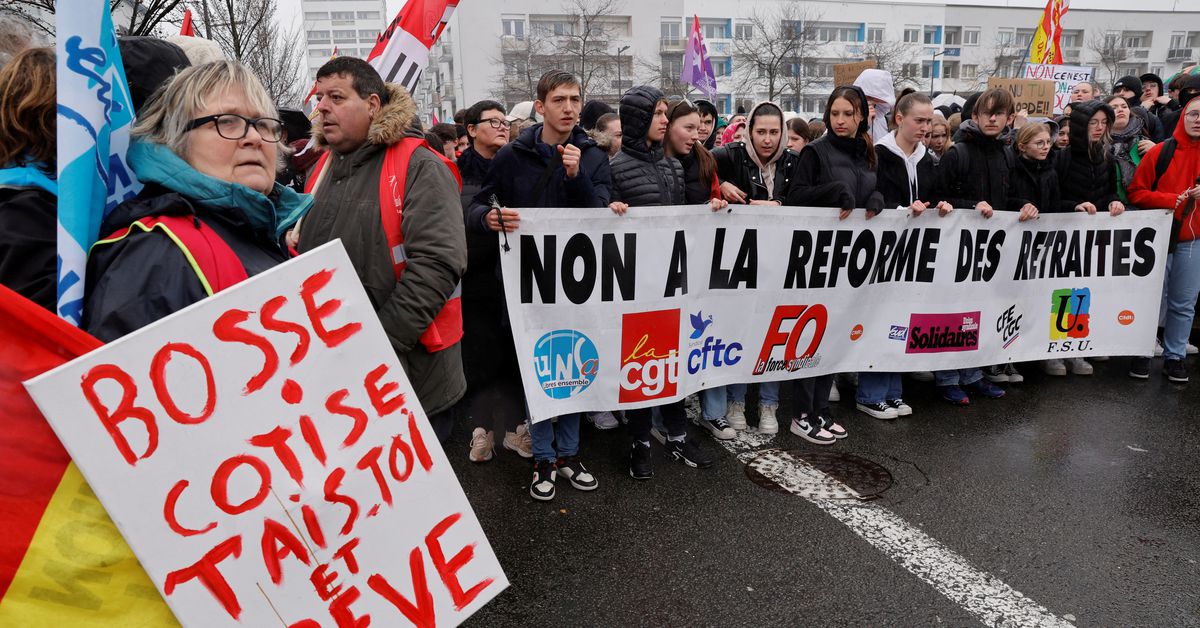 Sindicatele din Franța nu renunță. Liderii vor organiza o zi de greve după eșuarea discuțiilor cu premierul