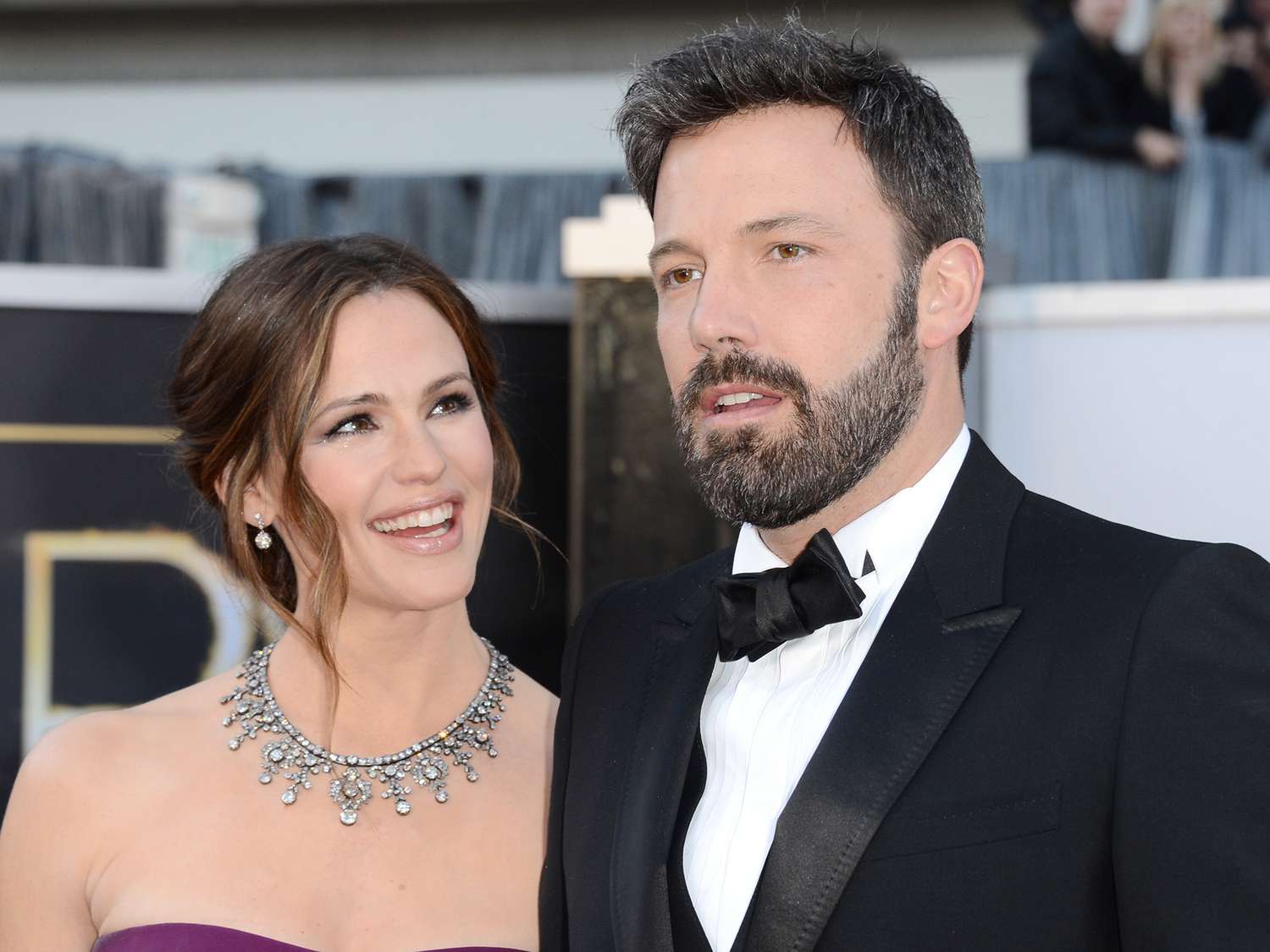 Jennifer Garner recunoaște că „luptă din greu” pentru a evita să vadă ce scrie presa despre Ben Affleck