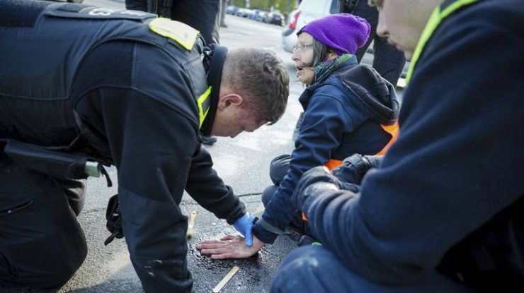FOTO. Germania, blocată de proteste. Activiștii pentru climă au declarat vineri a zecea zi consecutivă de grevă