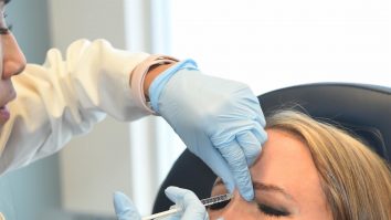 Injecțiile cu botox în frunte afectează procesarea de către creier a emoțiilor altor persoane. Concluziile studiului