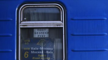 LIVE UPDATE. 425 zile de invazie rusă. Franţa promite Ucrainei nave, autobuze şi şine pentru căile ferate