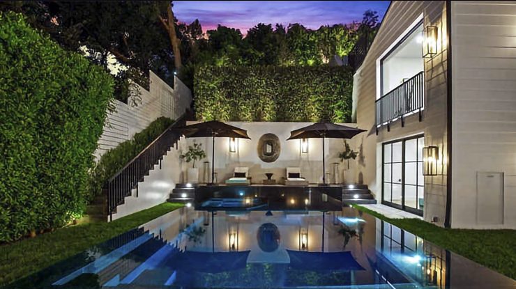 FOTO. O vilă din Bel-Air, SUA, a fost scoasă la vânzare pentru 35,6 milioane de dolari. Cum arată proprietatea