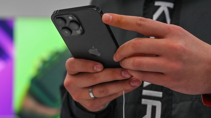Îți e ascultat telefonul? Un expert în tehnologie explică dacă unele reclame online sunt întâmplătoare sau nu