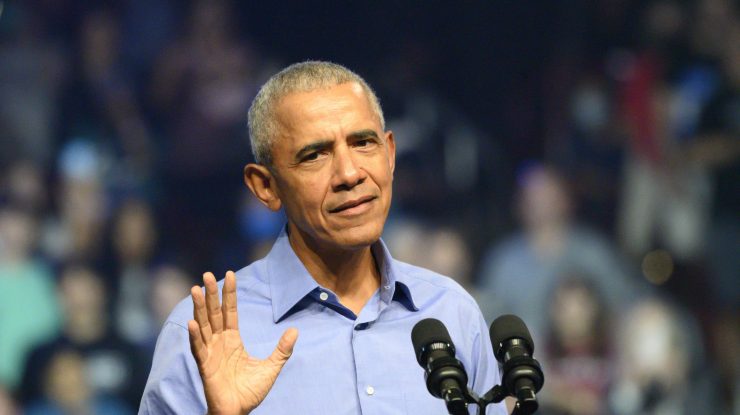 În spatele listelor de lectură ale lui Barack Obama. Chiar citește președintele atâtea cărți?
