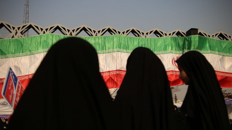 Femeile iraniene care încalcă regulile codului vestimentar islamic vor fi pedepsite. Avertismentul lansat de șeful Autorității Judiciare