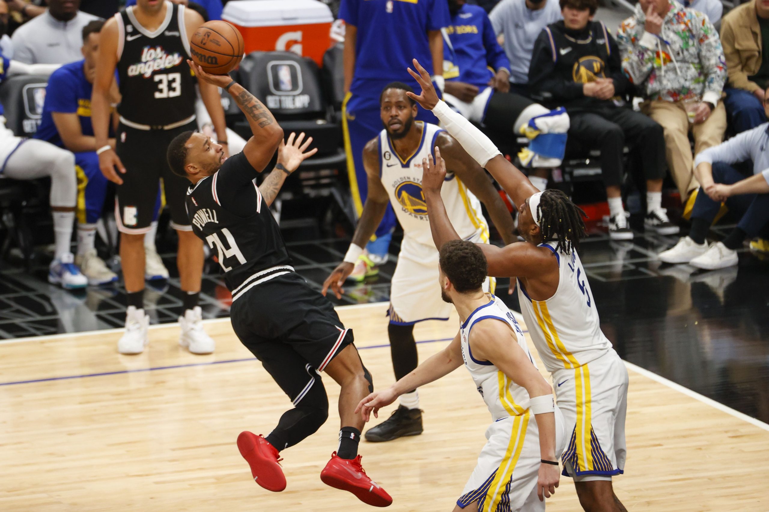 S-a scris istorie în NBA. Golden State Warriors au stabilit un nou record