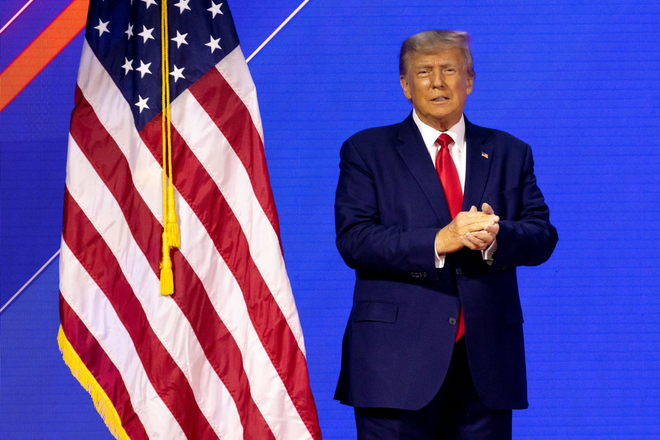 Donald Trump va fi arestat marți. De ce nu va fi încătușat?