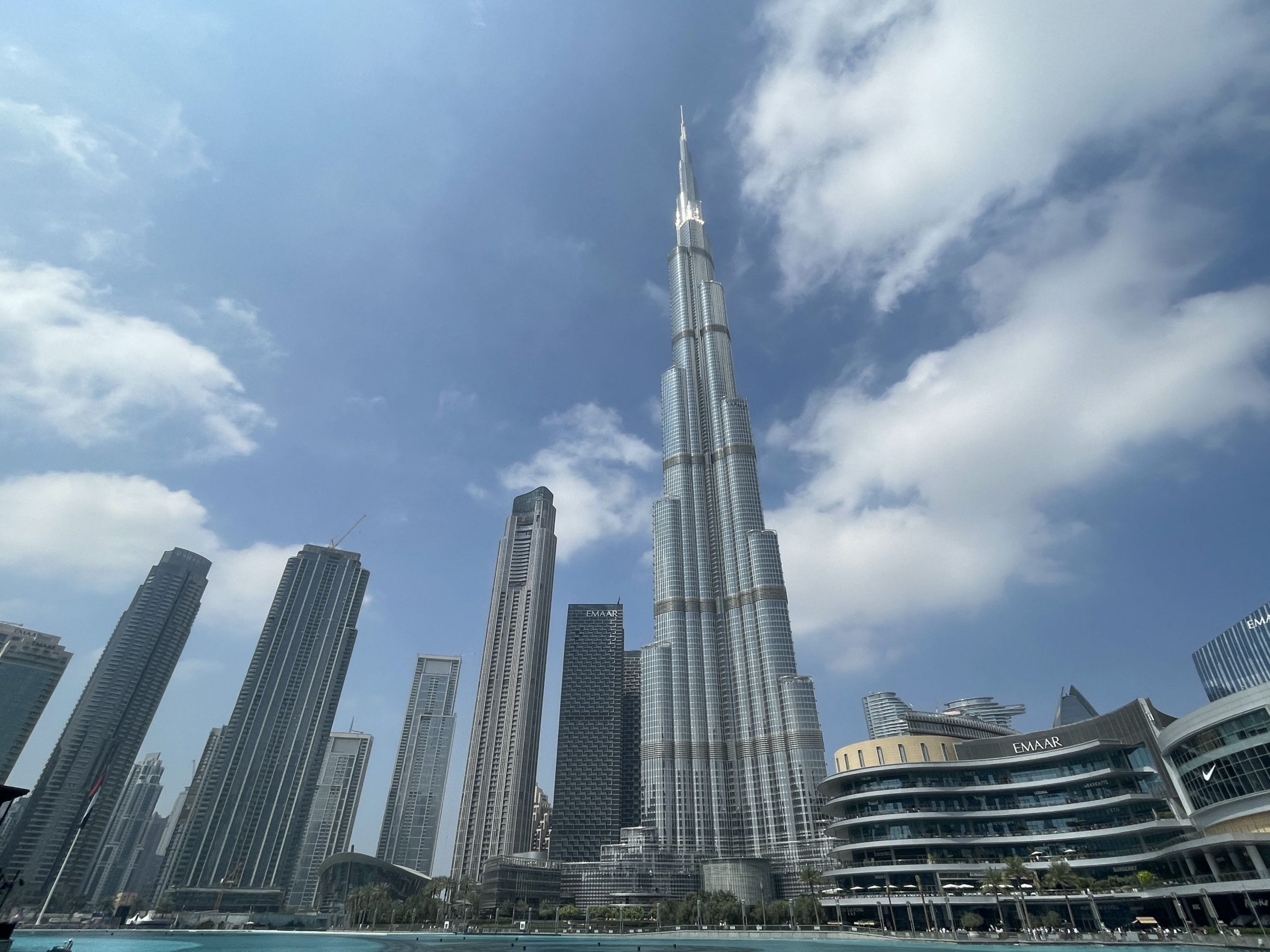 Dubai: Cea mai scumpă plăcuță de înmatriculare auto din lume se vinde cu 15 milioane de dolari