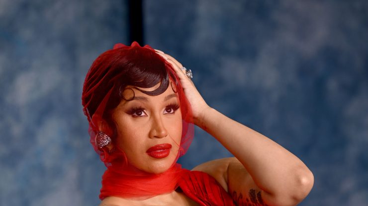 Cardi B reacționează la videoclipul controversat cu Dalai Lama: „Această lume este plină de prădători”