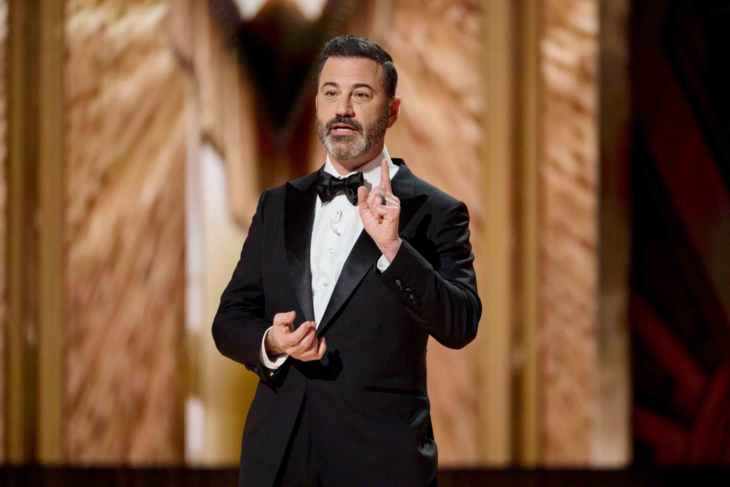 Jimmy Kimmel îl ia la roast pe Biden după ce și-a anunțat candidatura la alegerile din 2024: „Bătălia împotriva constipației”