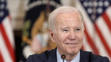 Biden, 80 de ani, ar putea să-și anunţe marţi candidatura pentru al doilea mandat. „Rămâneţi pe fază”