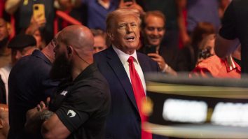 Donald Trump susține că inculparea și problemele juridice îl vor duce la nominalizarea republicană din 2024