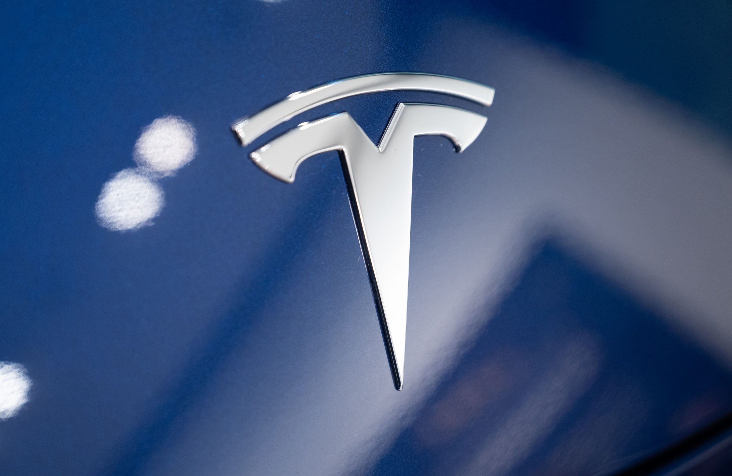 Tesla, victima unui „război al prețurilor” declanșat chiar de ea. Cum este afectată compania lui Musk
