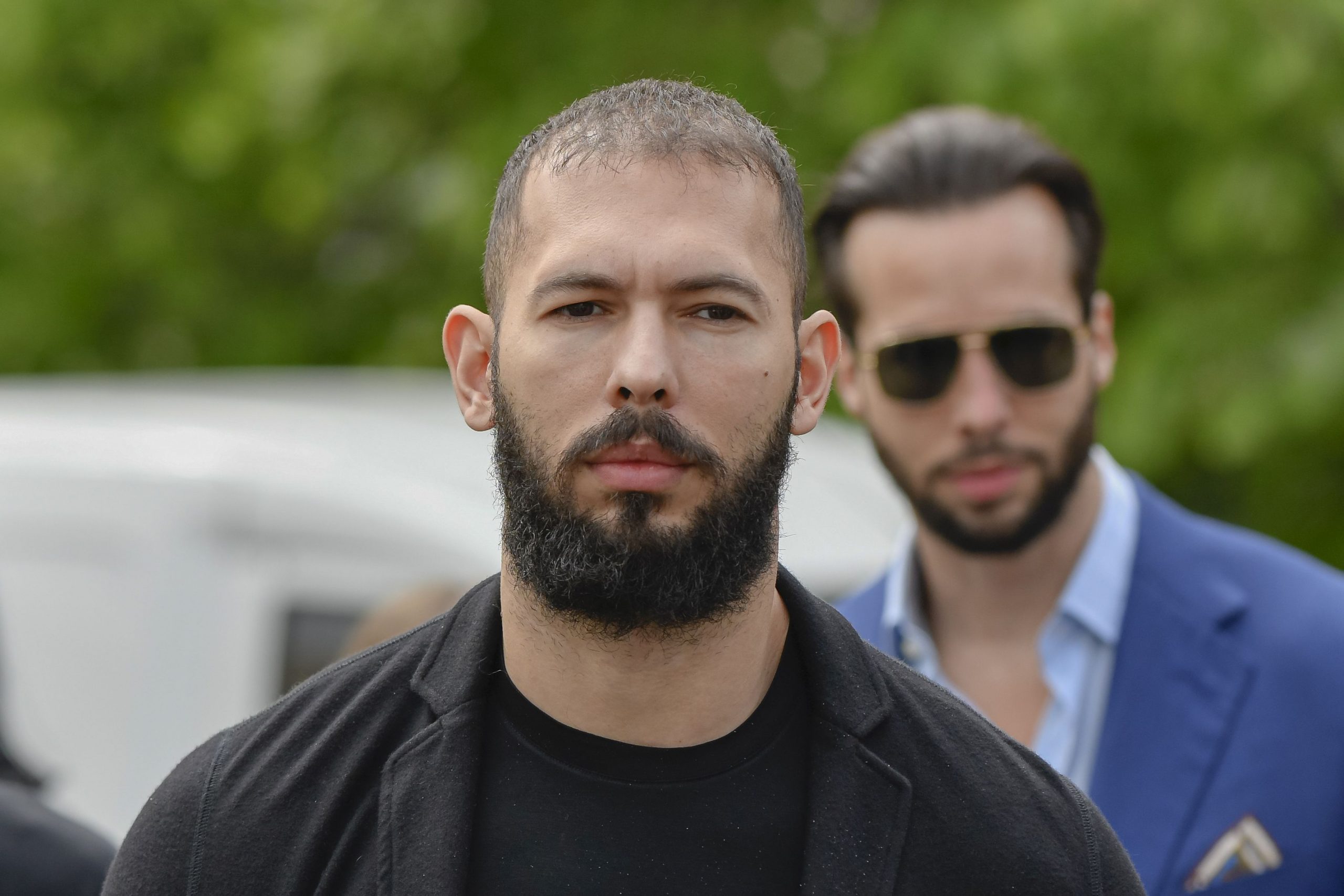 Andrew Tate susține că a fost „otrăvit” după ce a băut cafea și apă