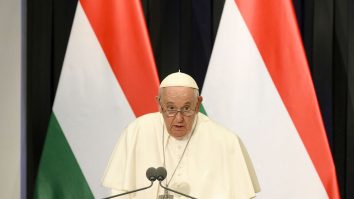 Papa Francisc și-a încheiat vizita apostolică de trei zile la Budapesta cu o slujbă în aer liber. Mesajul Suveranului Pontif