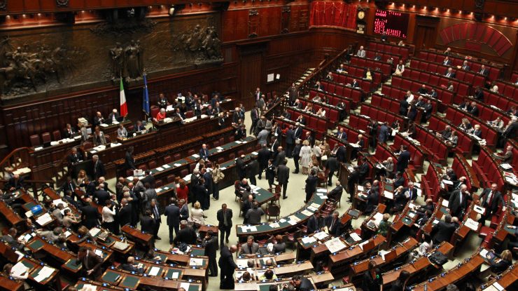 Italienii care folosesc engleza în comunicarea oficială ar putea fi sancționați cu până la 100.000 de euro