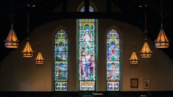 Cum ne aduce tehnologia mai aproape de Dumnezeu? Inteligența artificială ar putea înlocui preoții în viitor