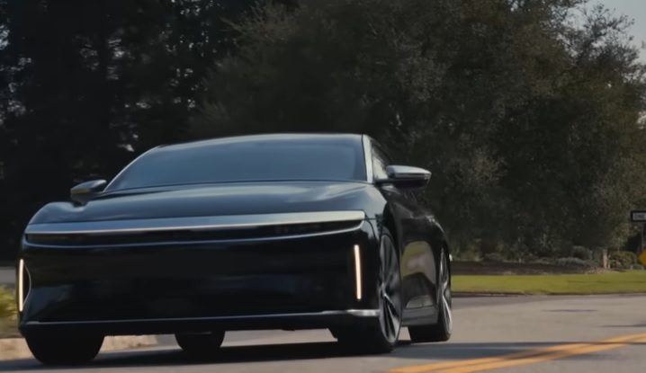 Lucid Air cucerește titlul în cadrul premiilor World Luxury Car of the Year Awards. Cât costă mașina